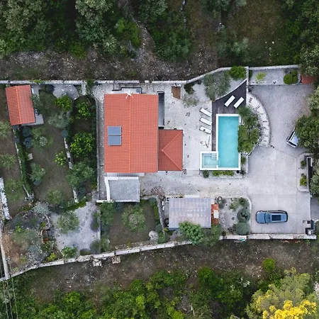 Villa Island Gem Sutomiscica